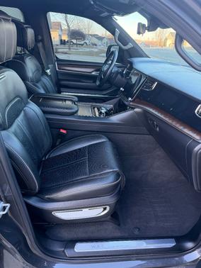 2022 Jeep Grand Wagoneer Series II