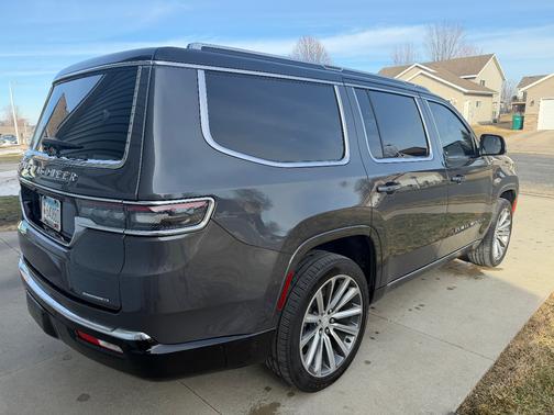2022 Jeep Grand Wagoneer Series II