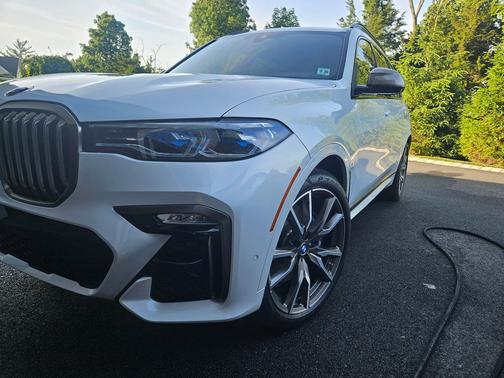 White 2022 BMW X7 M50i