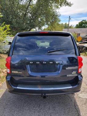 Blue 2014 Dodge Grand Caravan SXT