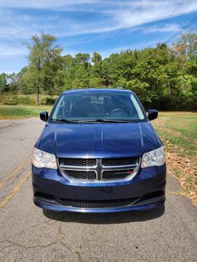 Blue 2014 Dodge Grand Caravan SXT