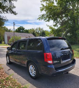 Blue 2014 Dodge Grand Caravan SXT
