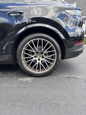 2023 Porsche Cayenne Cayenne S Platinum Edition