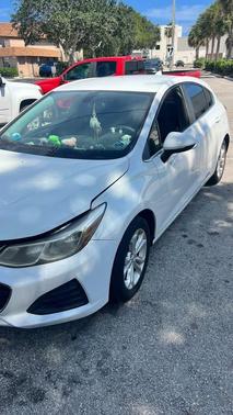 White 2019 Chevrolet Cruze LT