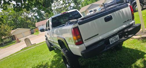 White 2002 Chevrolet Silverado 2500 LS H/D Extended Cab