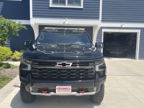 Photo 1 of 3 of 2022 Chevrolet Silverado 1500 ZR2