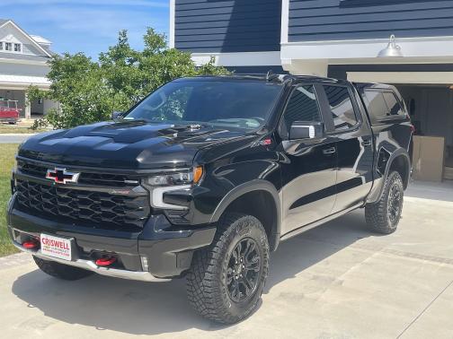Photo 2 of 3 of 2022 Chevrolet Silverado 1500 ZR2