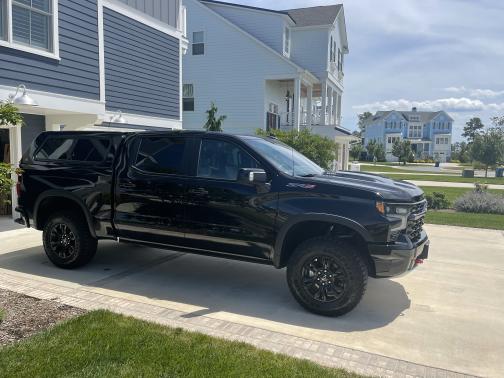 Photo 3 of 3 of 2022 Chevrolet Silverado 1500 ZR2