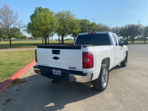 White 2010 Chevrolet Silverado 1500 LT