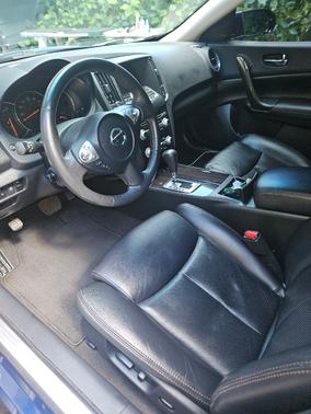 Blue 2014 Nissan Maxima SV