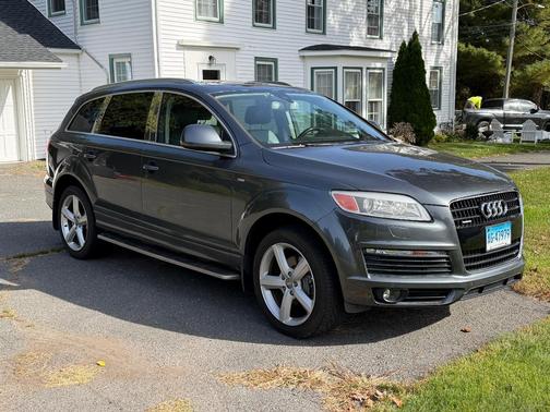 Gray 2008 Audi Q7 3.6 Premium
