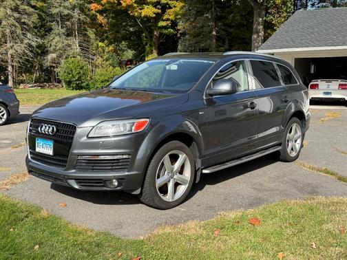 Gray 2008 Audi Q7 3.6 Premium