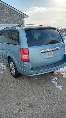 2010 Chrysler Town & Country New Limited