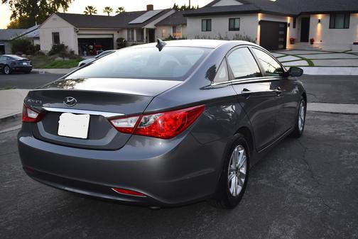 2011 Hyundai SONATA GLS