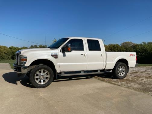 2010 Ford F-250 Lariat Super Duty Crew Cab