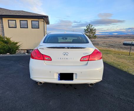 2013 INFINITI G37 x