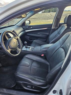 2013 INFINITI G37 x