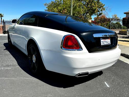 White 2016 Rolls-Royce Wraith Base