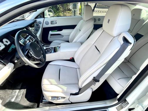 White 2016 Rolls-Royce Wraith Base