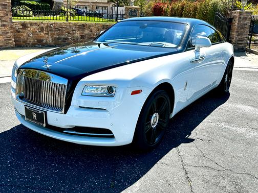 White 2016 Rolls-Royce Wraith Base