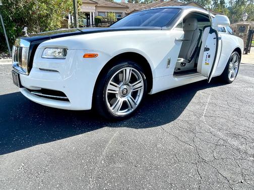 White 2016 Rolls-Royce Wraith Base