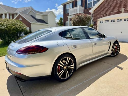 2015 Porsche Panamera GTS