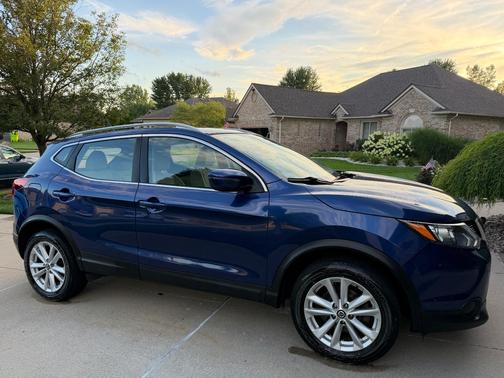 Blue 2019 Nissan Rogue Sport SV