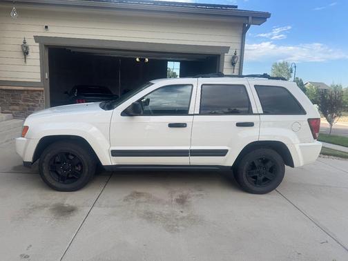 White 2006 Jeep Grand Cherokee Laredo