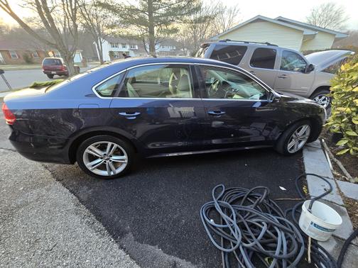 2012 Volkswagen Passat 3.6 SE