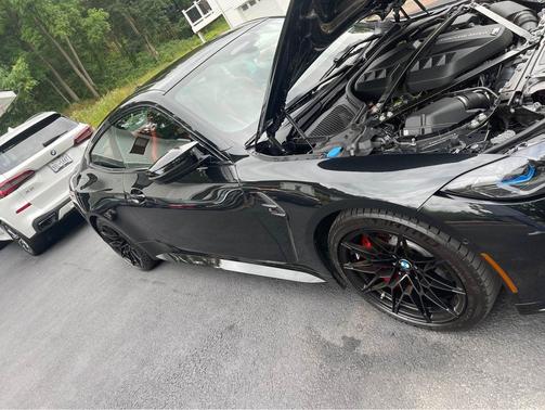 Photo 4 of 11 of 2022 BMW M4 Competition xDrive