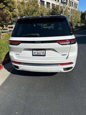 2022 Jeep Grand Cherokee Summit