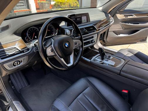 2019 BMW 740 i xDrive