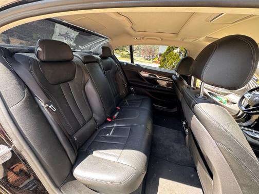 2019 BMW 740 i xDrive