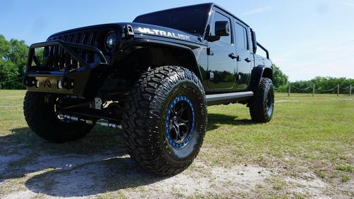 Black 2021 Jeep Gladiator High Altitude