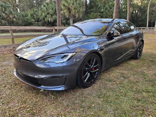 2022 Tesla Model S Plaid