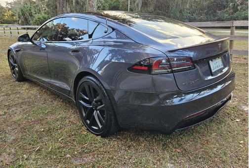 2022 Tesla Model S Plaid
