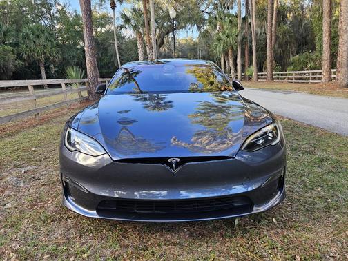 2022 Tesla Model S Plaid