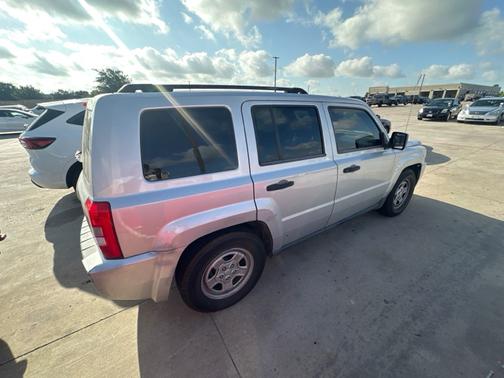 Gray 2008 Jeep Patriot Sport