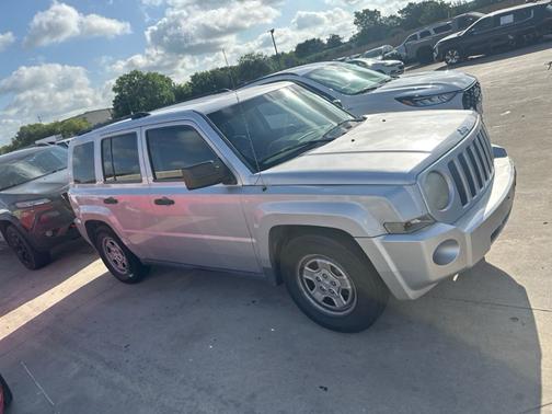 Gray 2008 Jeep Patriot Sport