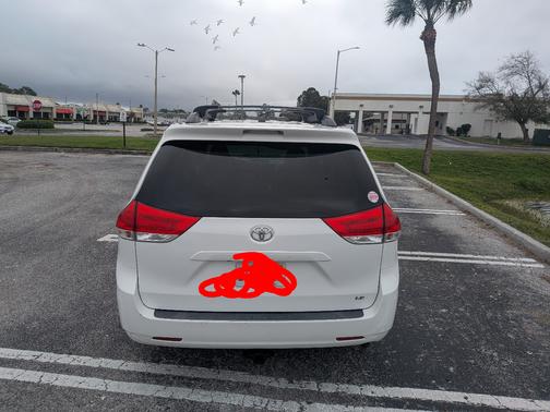 2014 Toyota Sienna LE