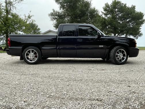 Photo 3 of 9 of 2003 Chevrolet Silverado 1500 SS Extended Cab