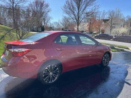 Red 2014 Toyota Corolla S