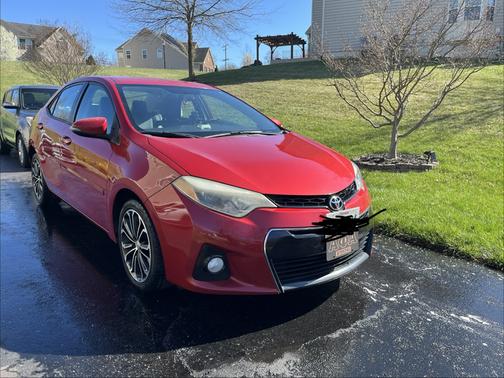 Red 2014 Toyota Corolla S