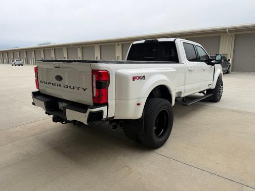 White 2023 Ford F-450 Lariat