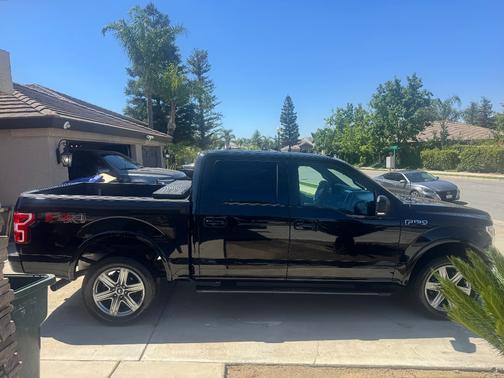 Black 2019 Ford F-150 XLT