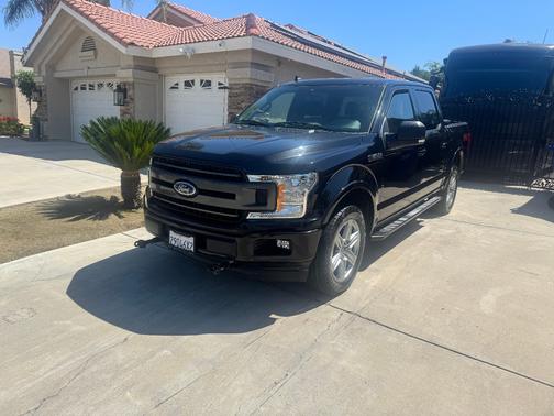 Black 2019 Ford F-150 XLT