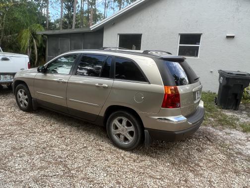 Photo 3 of 8 of 2004 Chrysler Pacifica Base