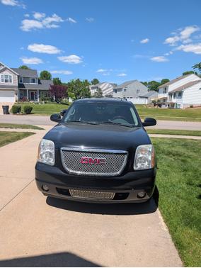 Black 2009 GMC Yukon Denali