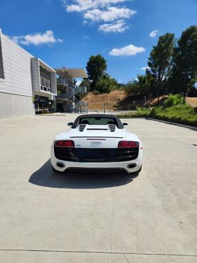 White 2012 Audi R8 5.2 quattro Spyder
