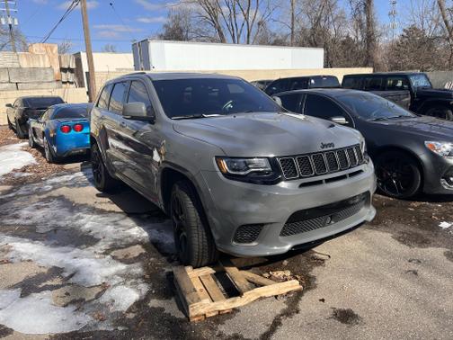 Photo 2 of 2 of 2021 Jeep Grand Cherokee Trackhawk